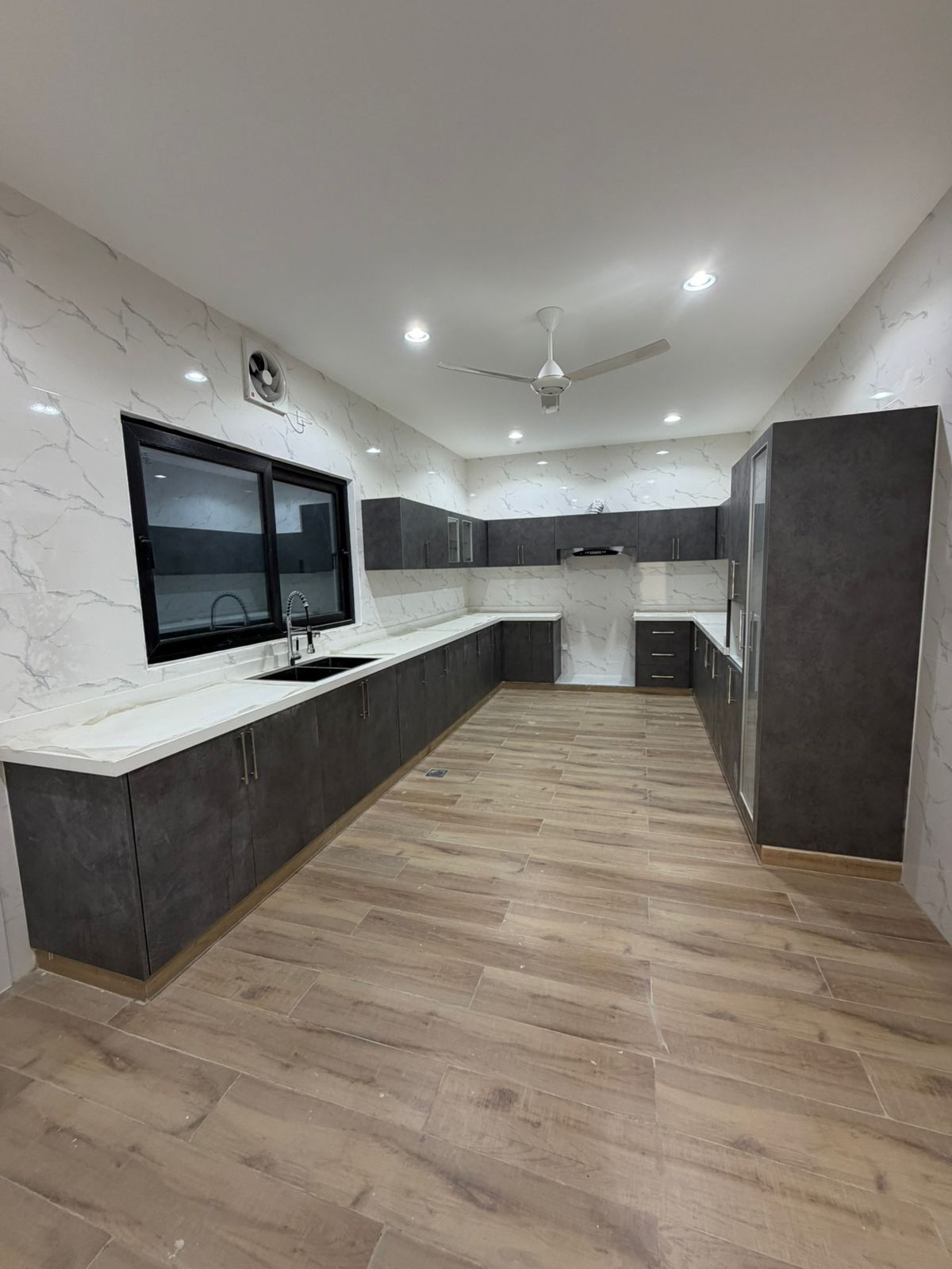 0aaecbc7-b279-4ef6-914a-fb188ffcb9c6