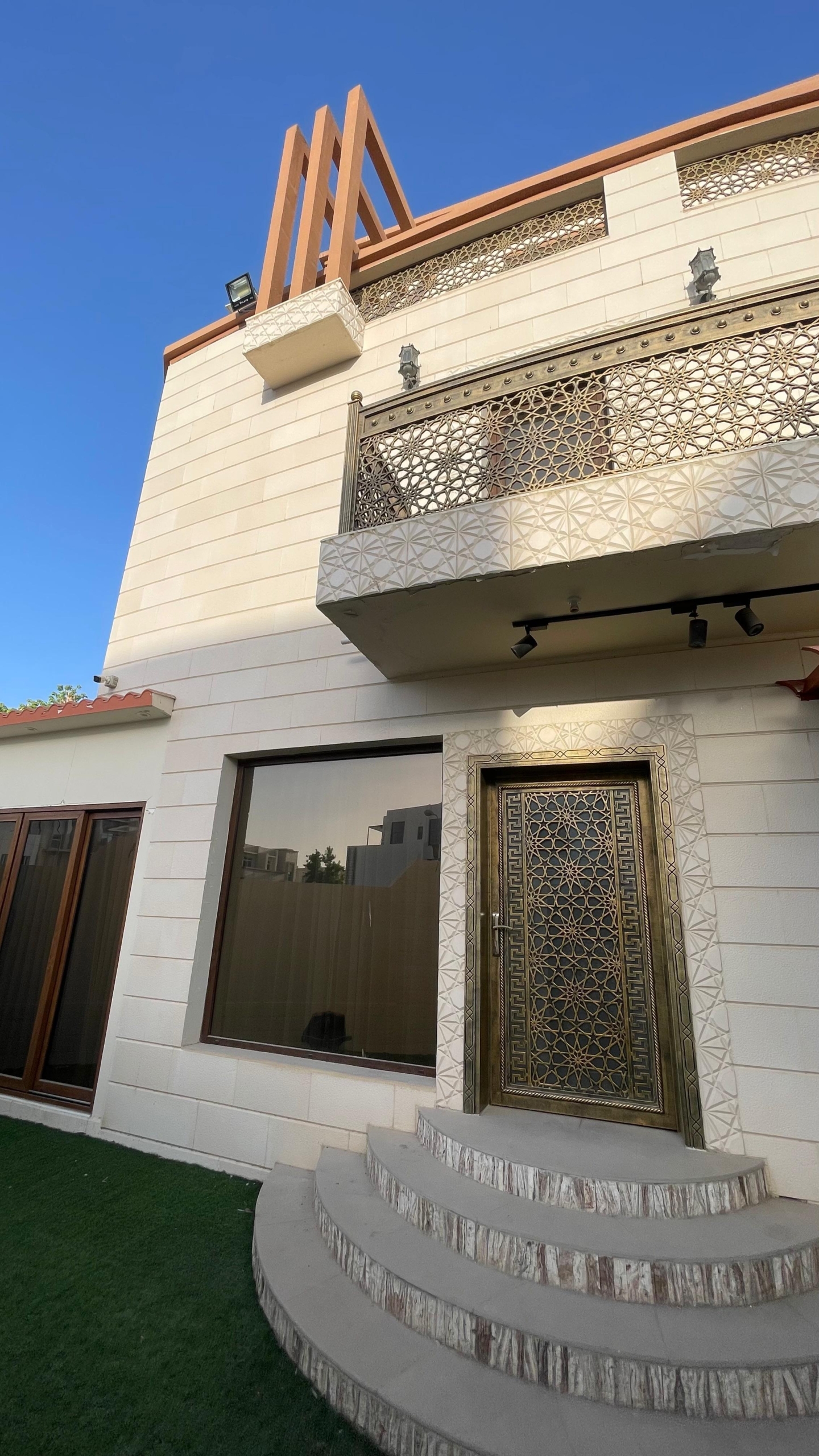 صورة واتساب بتاريخ 1447-02-17 في 17.45.16_58bd4479